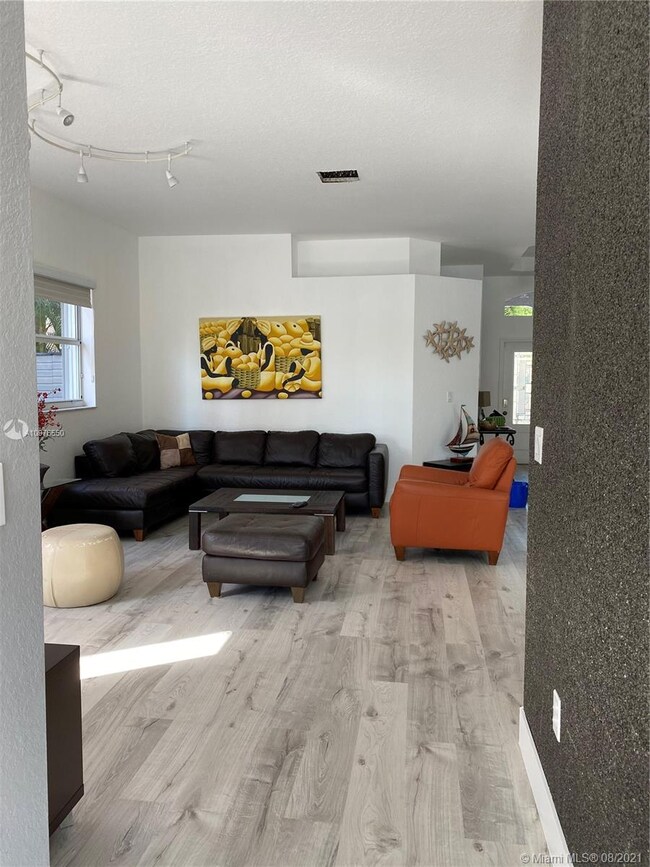 10972 NW 73rd St, Doral, FL 33178 - photo 2