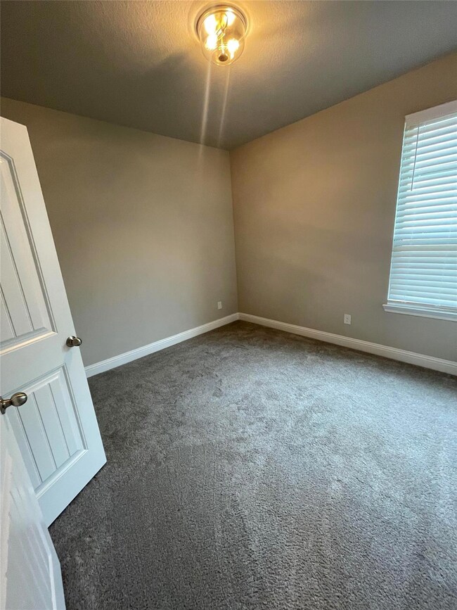 729 Hackamore St, White Settlement, TX 76108 - photo 4