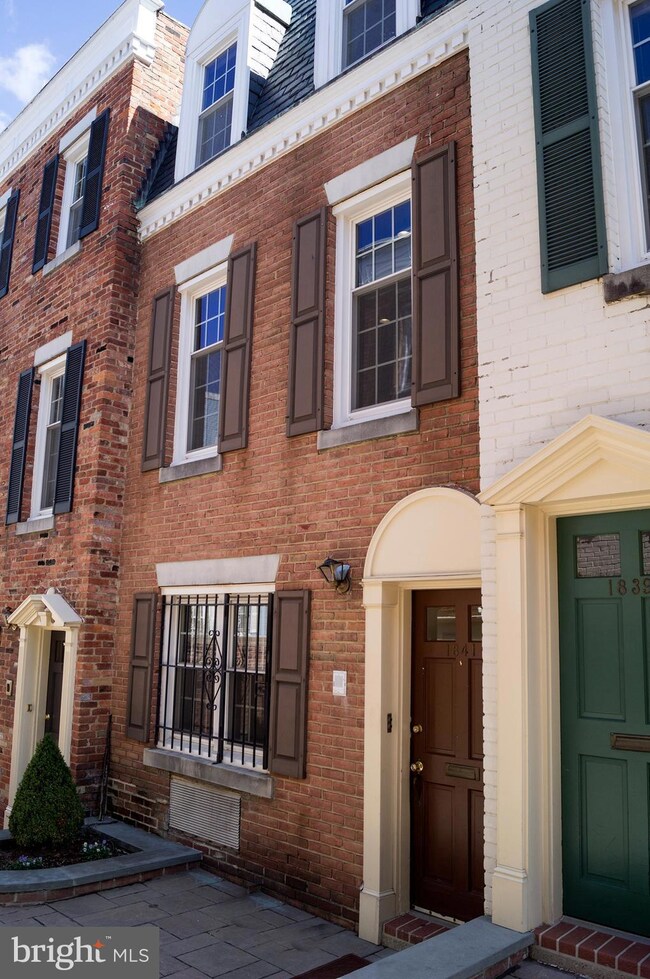 1841 Biltmore St NW unit A, Washington, DC 20009 - photo 2