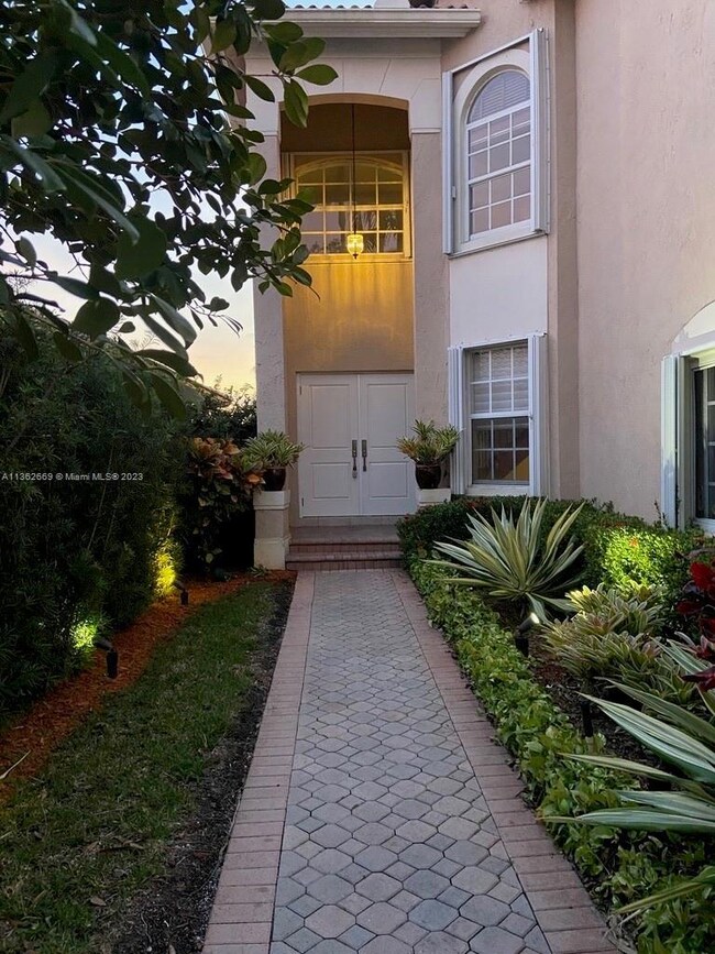 11004 NW 73rd St, Doral, FL 33178 - photo 2