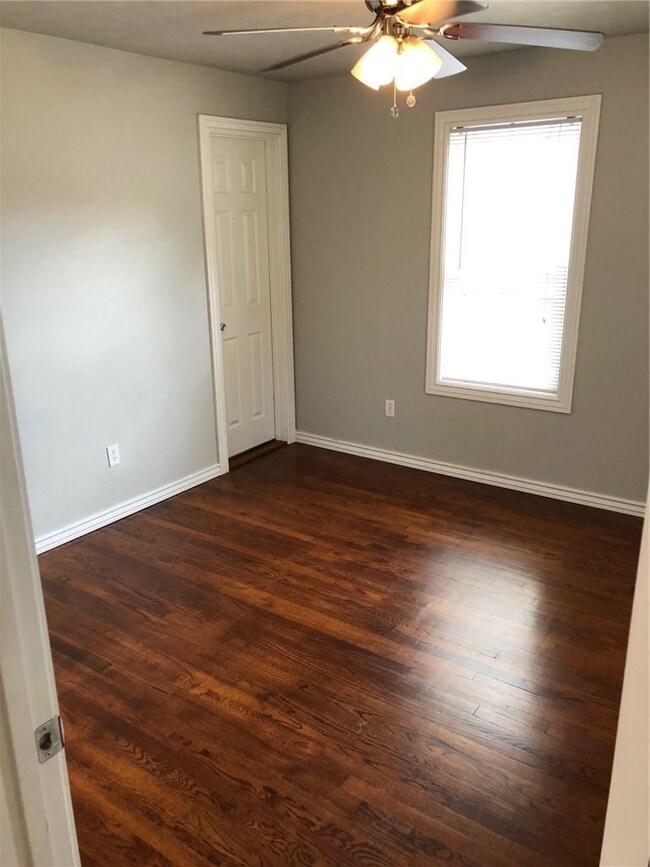 709 NW B St, Bentonville, AR 72712 - photo 6