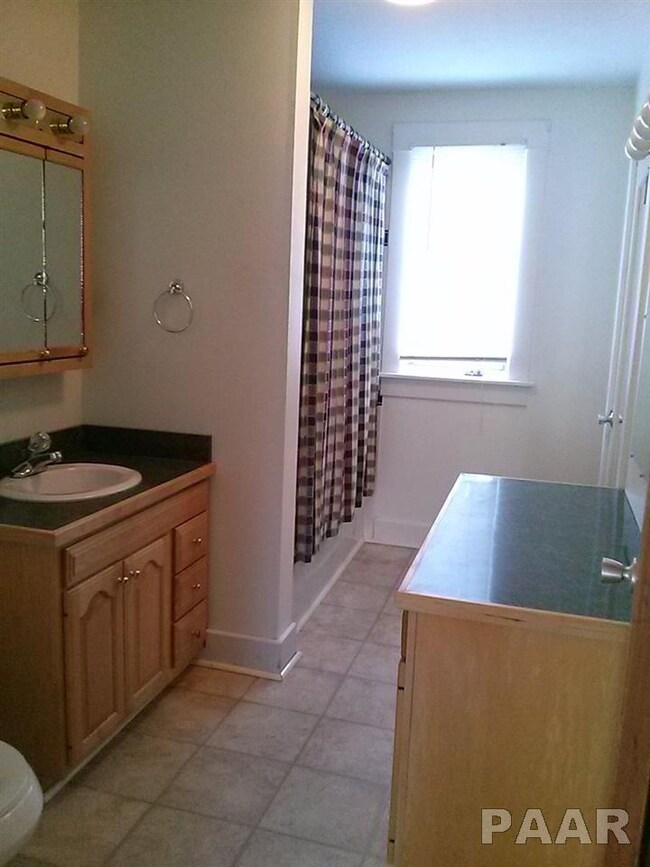 2015 Lillie Ave, Davenport, IA 52804 - photo 5