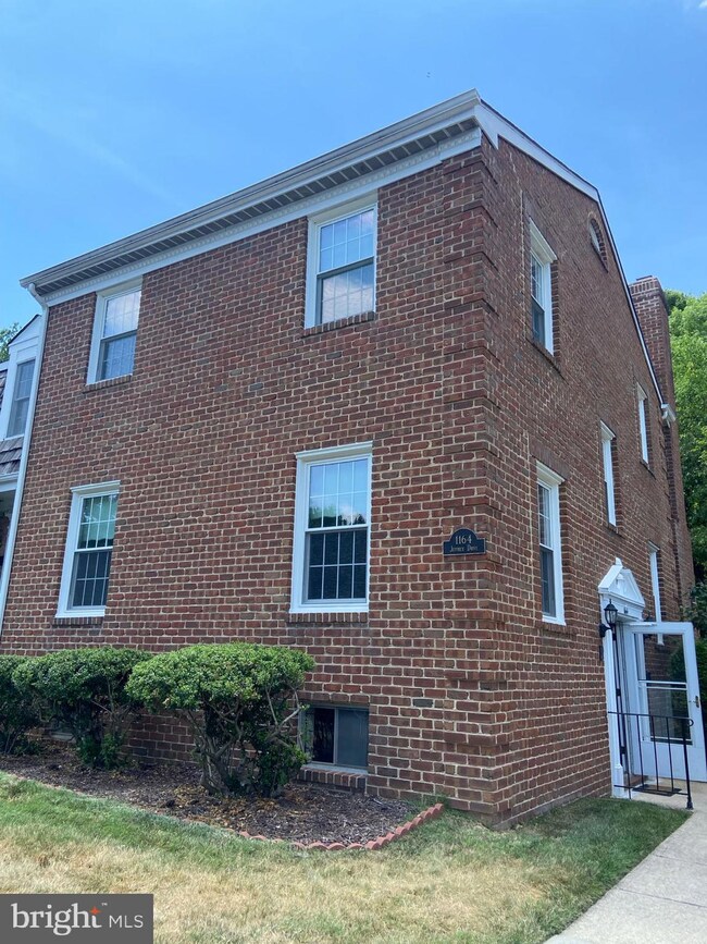 1164 Jeffrey Dr, Crofton, MD 21114 - photo 2