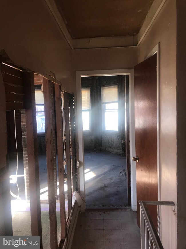 312 Warren St, Gloucester City, NJ 08030 - photo 3