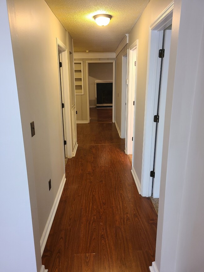 317 Center St, Shelbyville, TN 37160 - photo 6