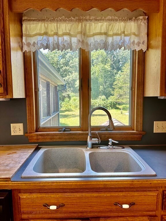 2545 Maple Swamp Rd, North Dighton, MA 02764 - photo 4