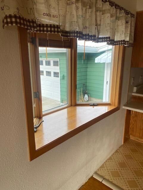 27815 Jenkins Rd, Mount Vernon, OR 97865 - photo 5