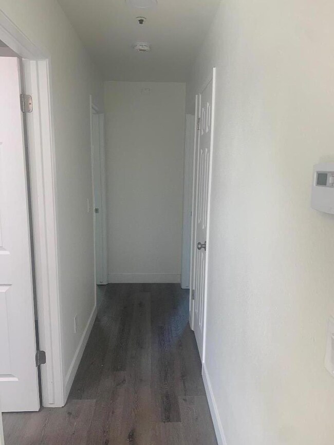 897 Alpha Rd unit B, Turlock, CA 95380 - photo 6