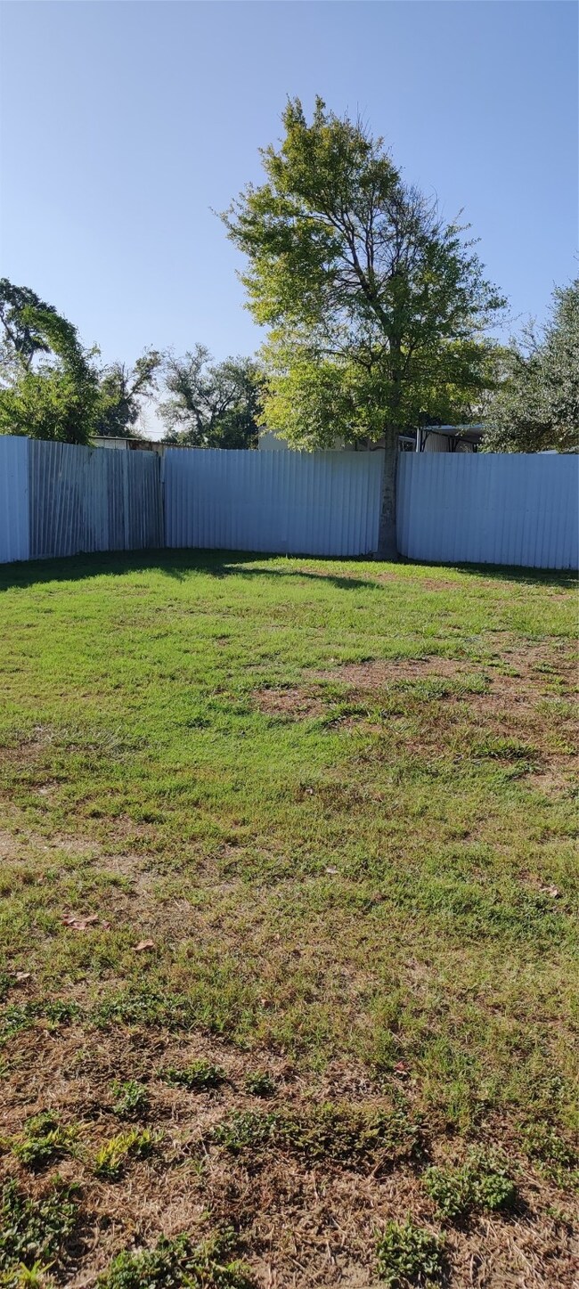 46 Berry Rd, Houston, TX 77022 - photo 7