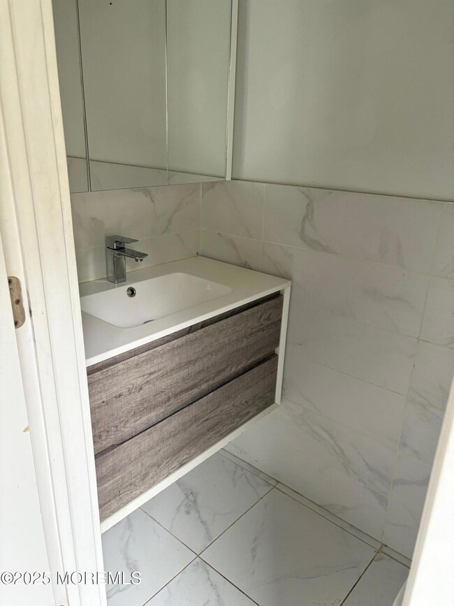 61 Creek half bath
