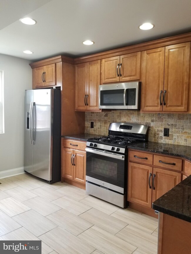 3911 Glenhunt Rd, Baltimore, MD 21229 - photo 6