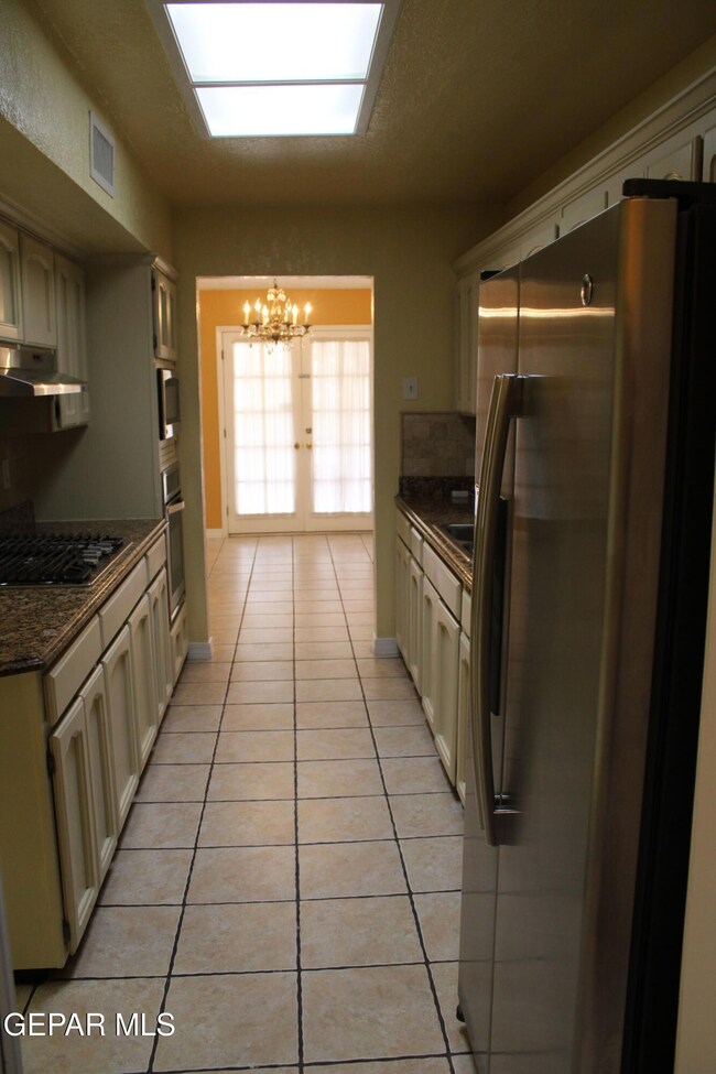 1743 Lomaland Dr, El Paso, TX 79935 - photo 6