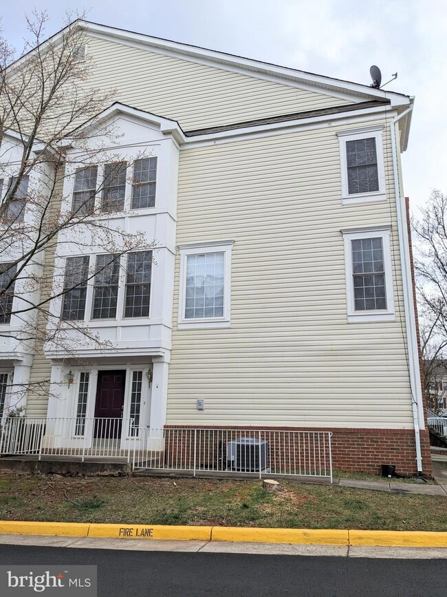 46178 Cecil Terrace, Sterling, VA 20165 - photo 4