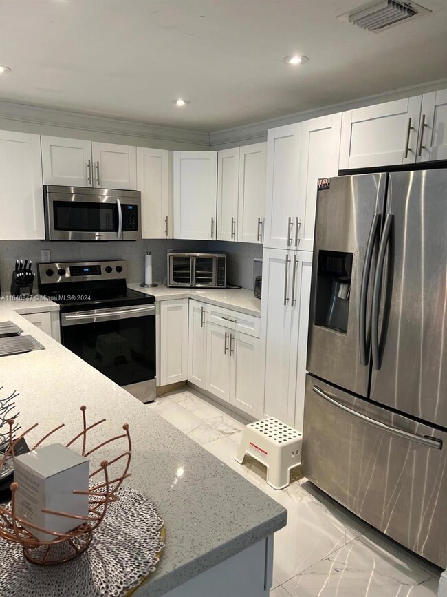 5066 NW 114th Ct, Doral, FL 33178 - photo 6