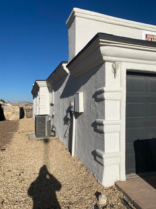 14281 Desert Stone Dr, Horizon City, TX 79928 - photo 7