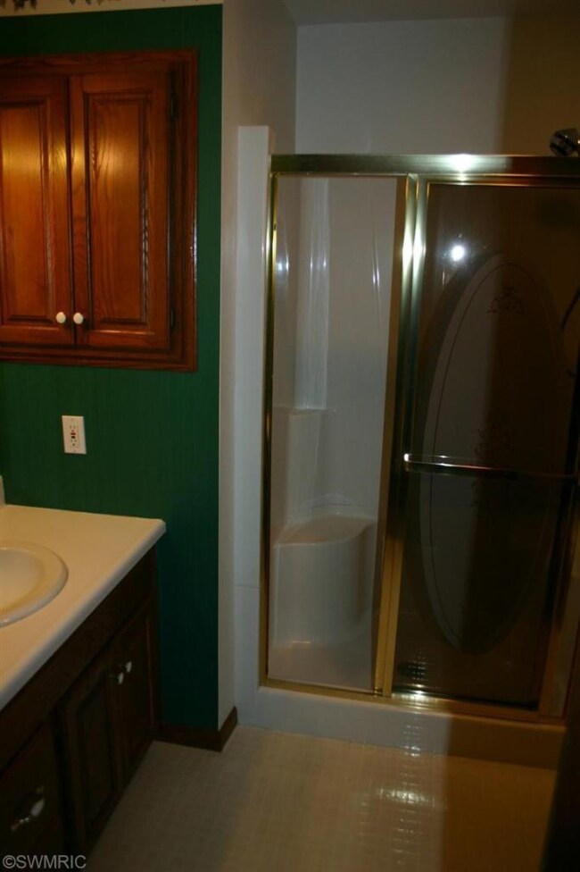 651 Birchwood Ct, Lowell, MI 49331 - photo 5