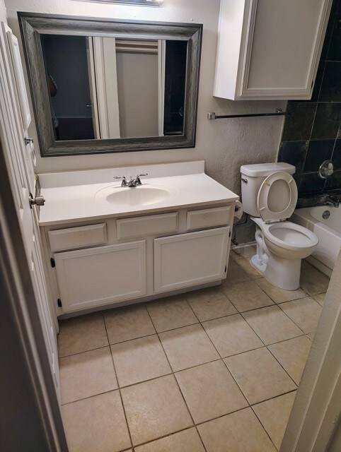 5550 Spring Valley Rd unit D16, Dallas, TX 75254 - photo 4