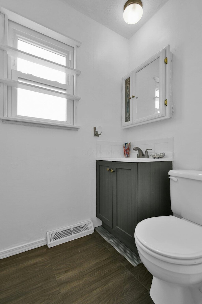 9-web-or-mls-5126-northcliff-loop-e