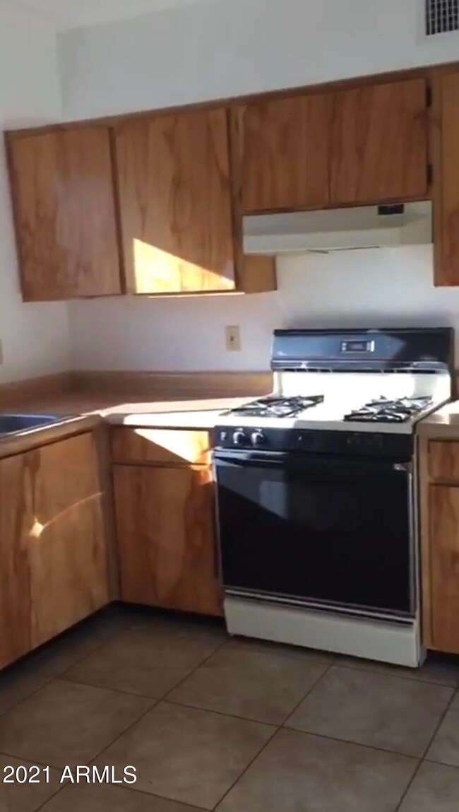 438 Avenida Oriol, Rio Rico, AZ 85648 - photo 4