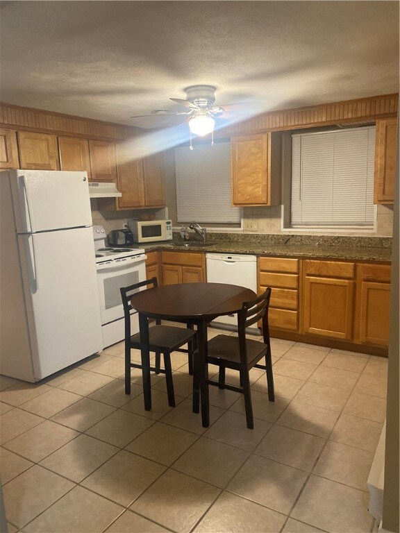 34 Capuano Ave unit B, Cranston, RI 02920 - photo 2