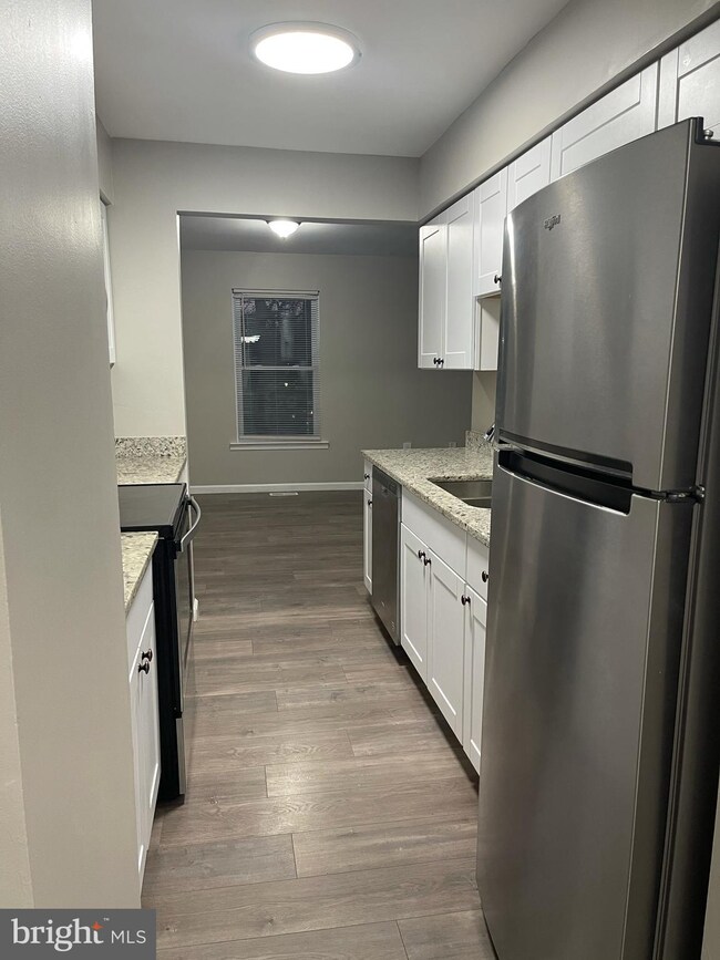 9033 Continental Place, Hyattsville, MD 20785 - photo 4