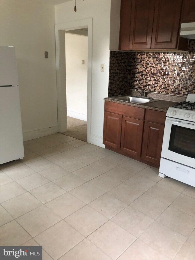 136 Walnut Ave unit B, Lindenwold, NJ 08021 - photo 7