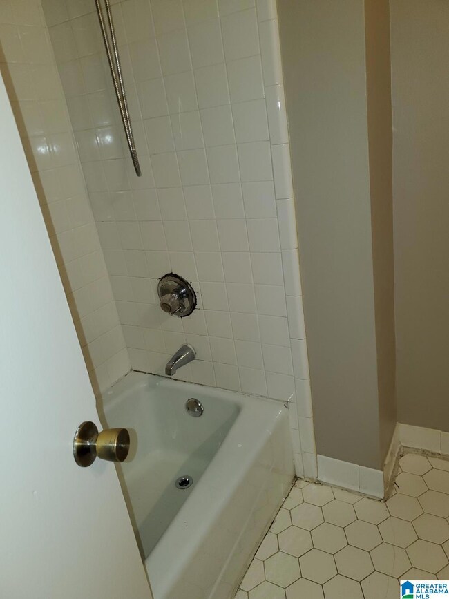 2404 7th Place NE, Center Point, AL 35215 - photo 2