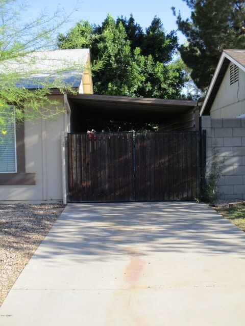 2307 W Osage Avenue Additional Parking 1