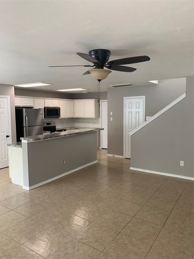 75 N Walden Elms Cir, Spring, TX 77382 - photo 4