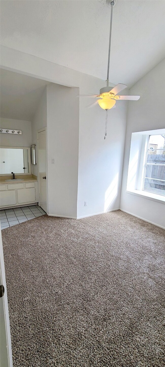 10823 Thorncliff Dr, Humble, TX 77396 - photo 3