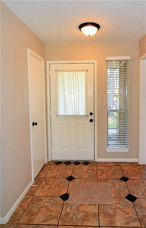 713 Windsor Dr, Friendswood, TX 77546 - photo 2