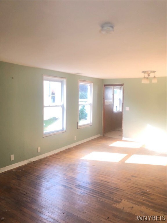 622 Wardell Ave, North Tonawanda, NY 14120 - photo 2