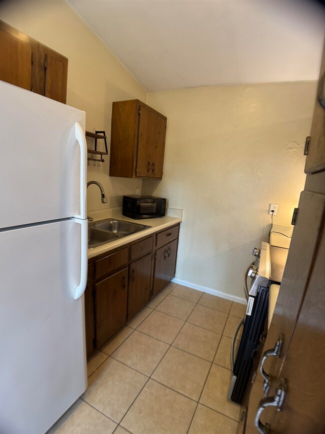 3603 Shoreline Dr unit 5, Tallahassee, FL 32305 - photo 6