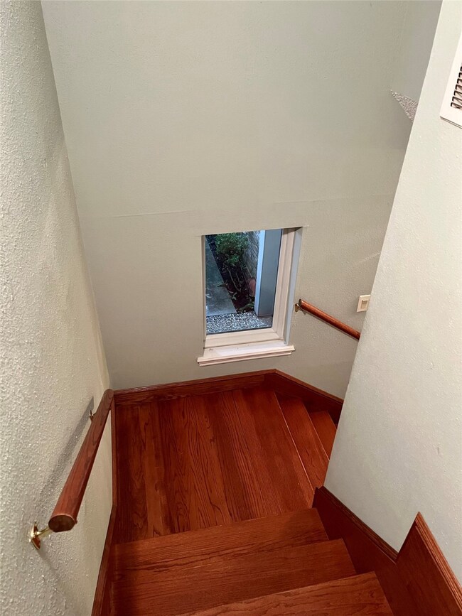 14302 Misty Meadow Ln, Houston, TX 77079 - photo 5