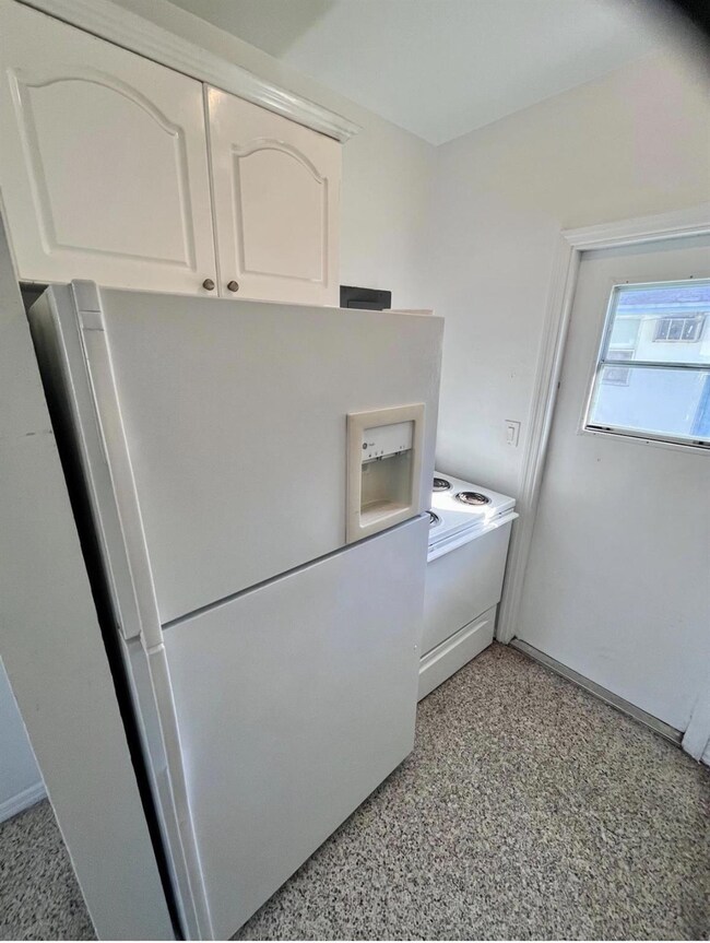 1120 Sesame St unit 3, Opa Locka, FL 33054 - photo 4