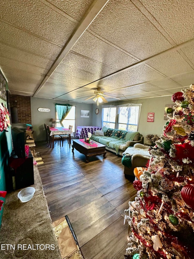 1500 Coalhill Rd, Sunbright, TN 37872 - photo 5