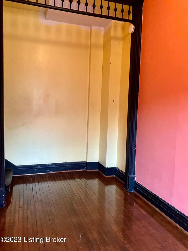 1801 Tyler Pkwy unit 2, Louisville, KY 40204 - photo 4