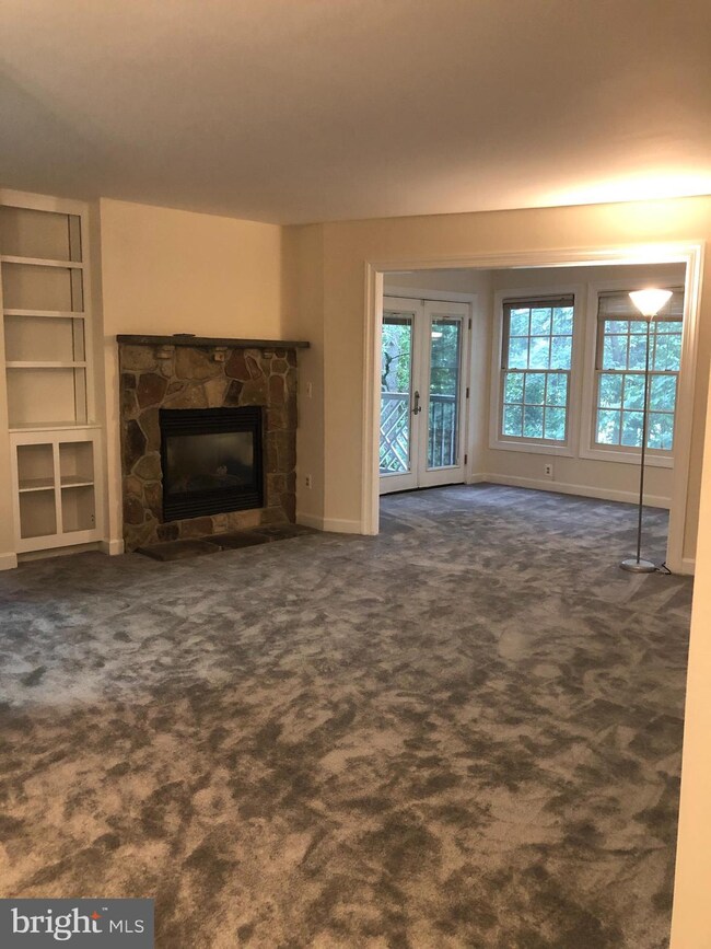 8111 Lacy Dr, Manassas, VA 20109 - photo 4