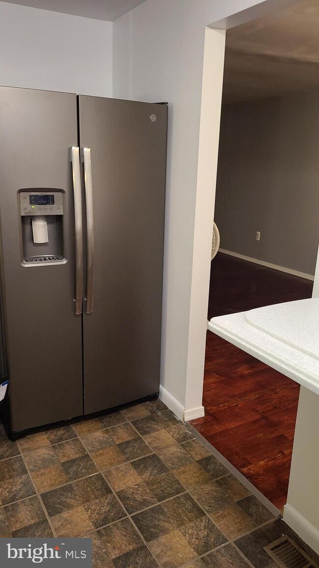 636 Glynita Cir, Reisterstown, MD 21136 - photo 4