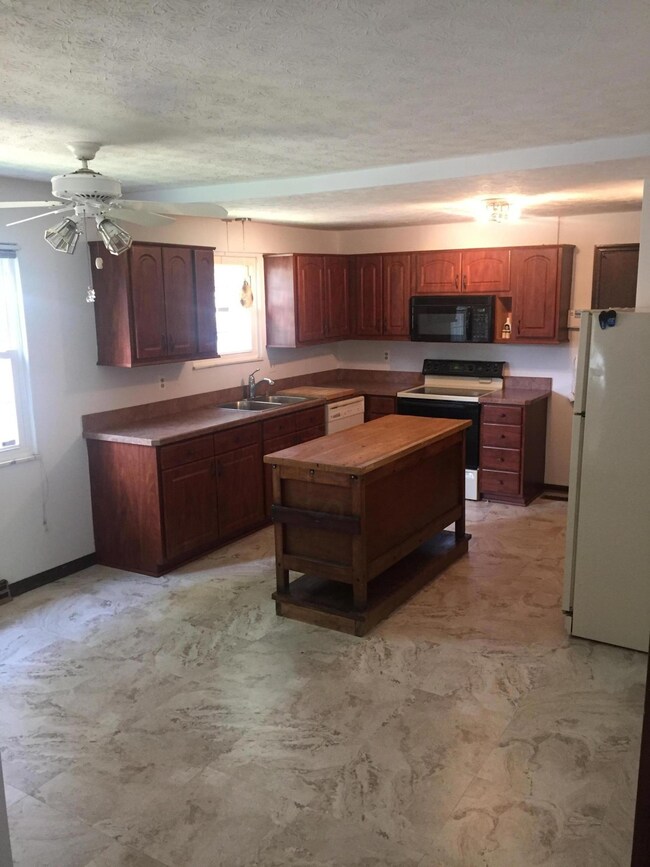 6683 Lisa Marie Rd, Columbus, OH 43229 - photo 2