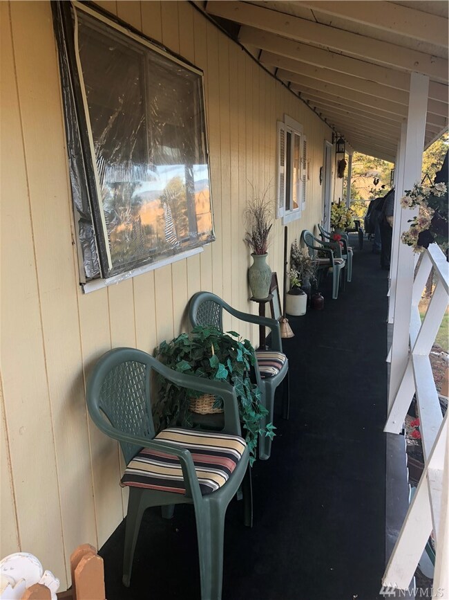 250 Ridge Loop Rd, Cle Elum, WA 98922 - photo 4