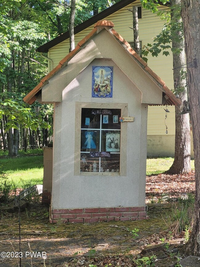 2275 Cramer Rd, Bushkill, PA 18324 - photo 5