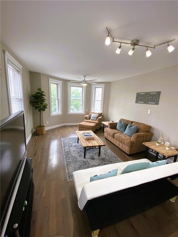 3 Bull St unit 2, Newport, RI 02840 - photo 2