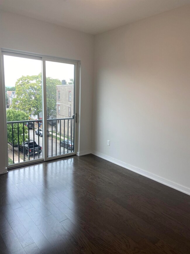 275 Broadway unit 302, Bayonne, NJ 07002 - photo 6