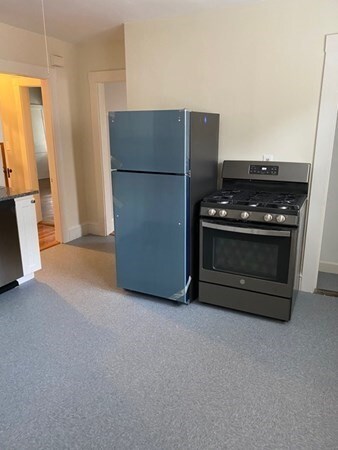 244 Robbins St unit B, Waltham, MA 02453 - photo 4