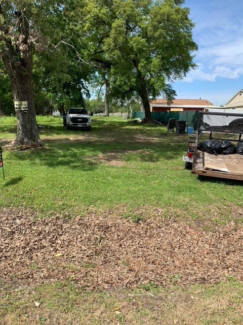 8501 Autumn Ln, Houston, TX 77016 - photo 5