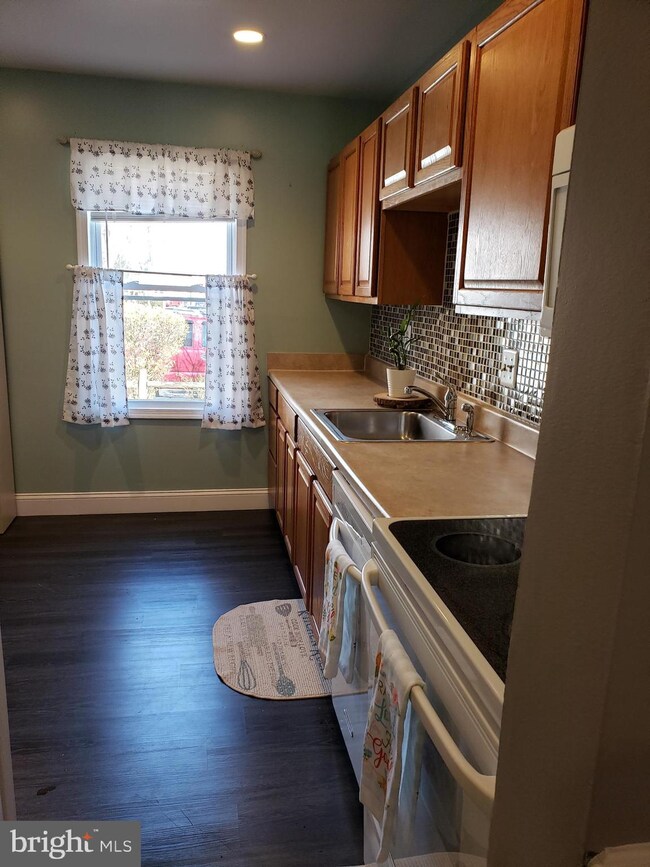 2918 Williamsburg Ct, Woodbridge, VA 22191 - photo 7