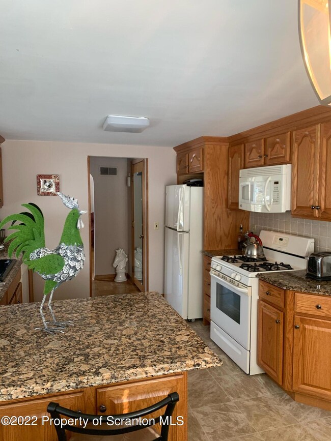 1030 Buttermilk Rd, Dalton, PA 18414 - photo 5