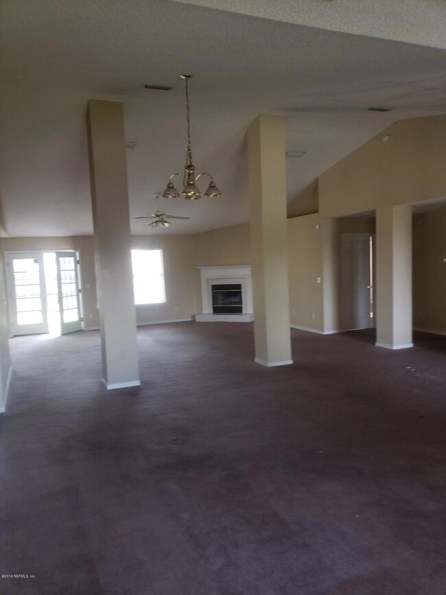 7972 Vivera Ct, Jacksonville, FL 32244 - photo 2