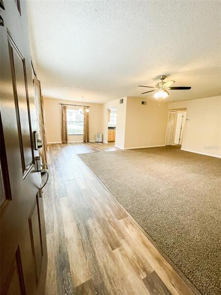 Welcome to this bright, clean and move in ready condo in the heart of Countryside.
